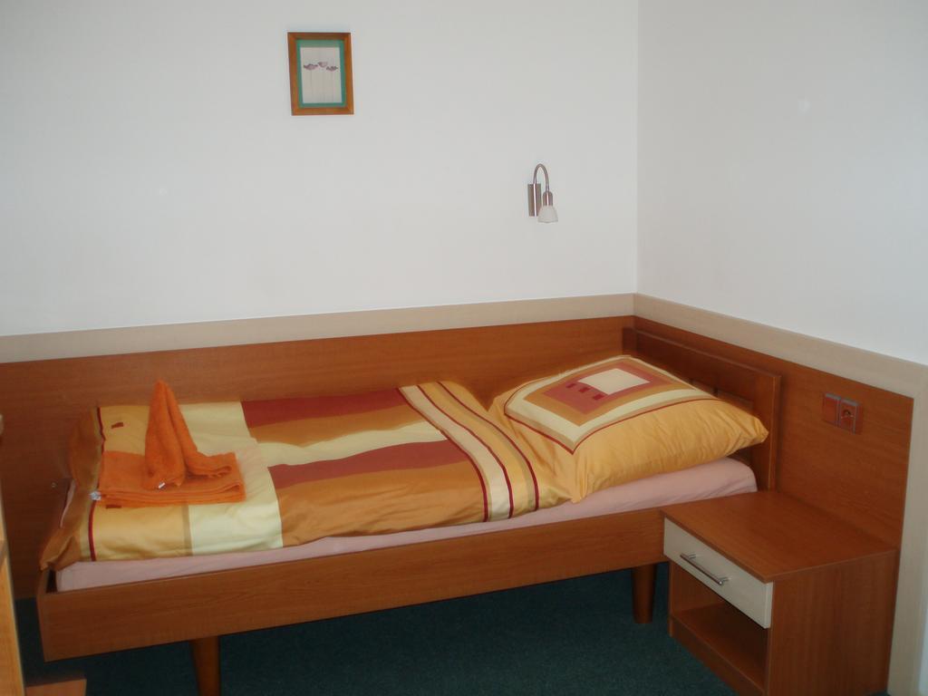 Hotel U Kapra Lázně Bělohrad Exterior foto